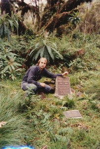 dian-fossey-grave-in-africa